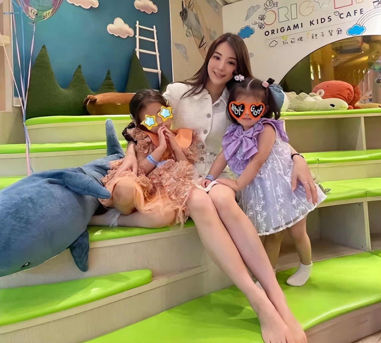 郭富城小女儿迎3岁生日，方媛晒庆生照，穿旧衣服出镜被赞节俭