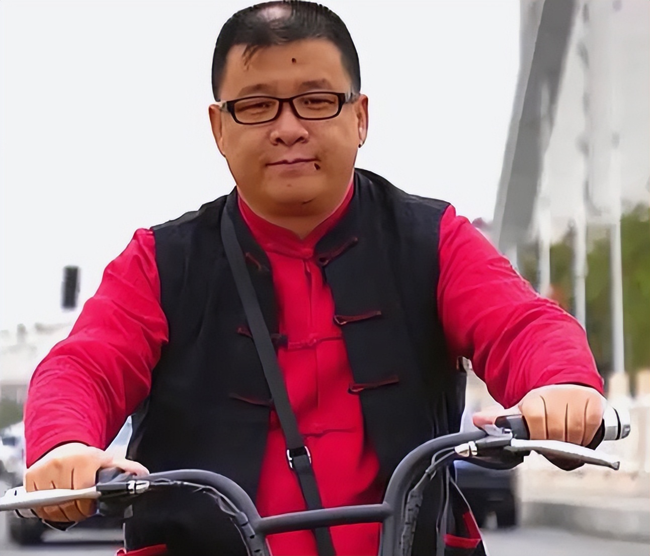 孙小宝：我的二人转比赵本山的正宗，20年前演出费就高达5000块