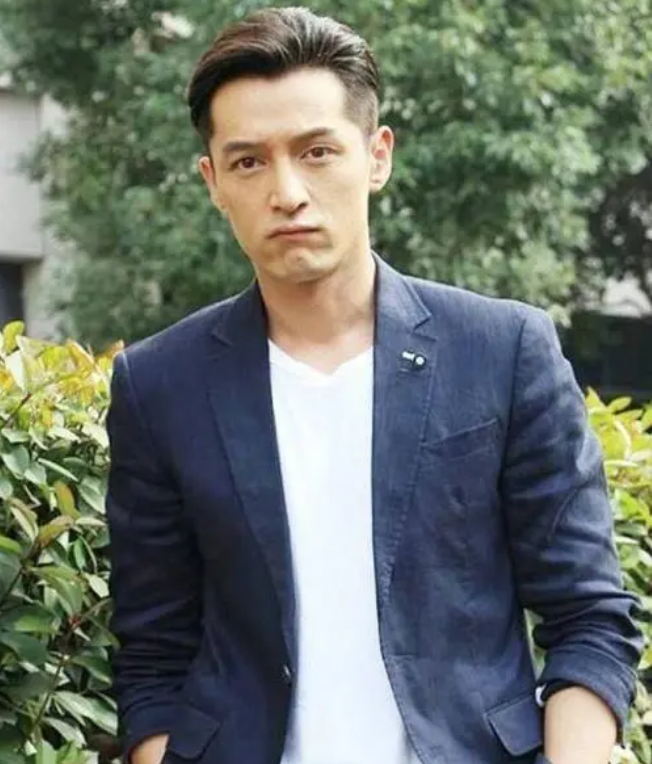 10位明星高考血泪史：李安差0.6分落榜，王志文高考前出车祸