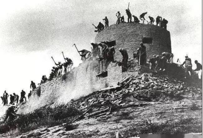 “现代吕布”吕俊生：八路军兵王，8次荣获一等功，究竟有多强？