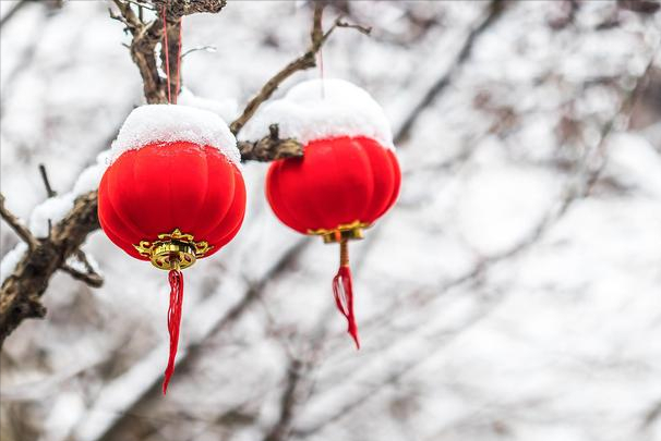 风雪夜归人，愿这世间总有一盏灯，待你而归