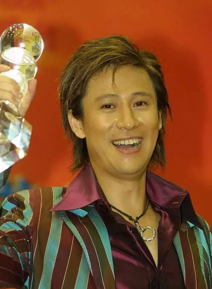 90年代内地8位男歌星,有人想当活佛,有人成酒蒙子,1人早逝