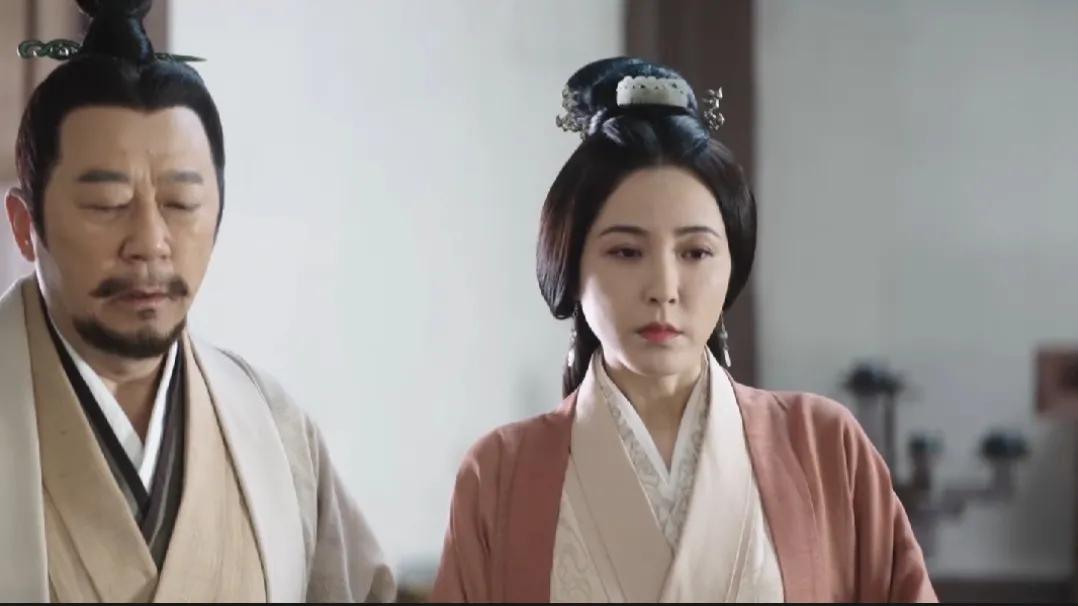 星汉灿烂：你造吗，少商父母居然有这么多套情侣装