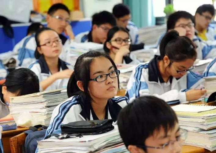 高中学习日语的学生越来越多，“弃英从日”意欲为何？网友：捷径
