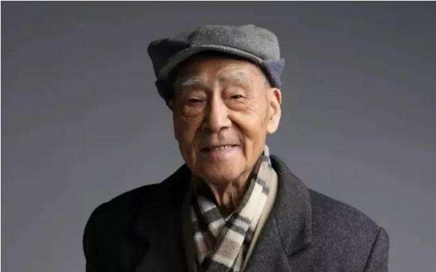 东方甄选直播董宇辉卖许渊冲的书(近日)