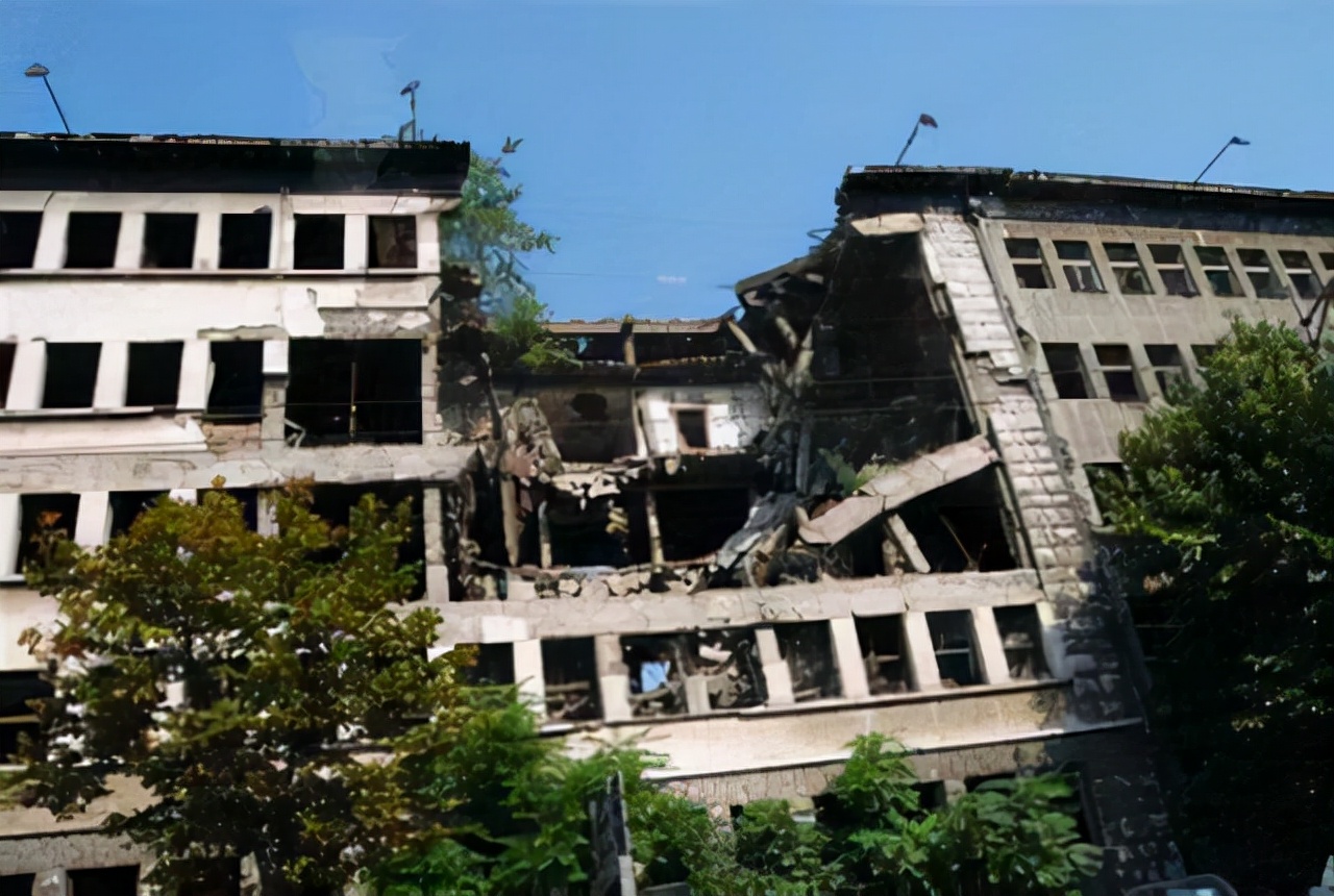 1999年中国大使馆被炸，北约发言人却叫嚣：打击是精准的、合理的