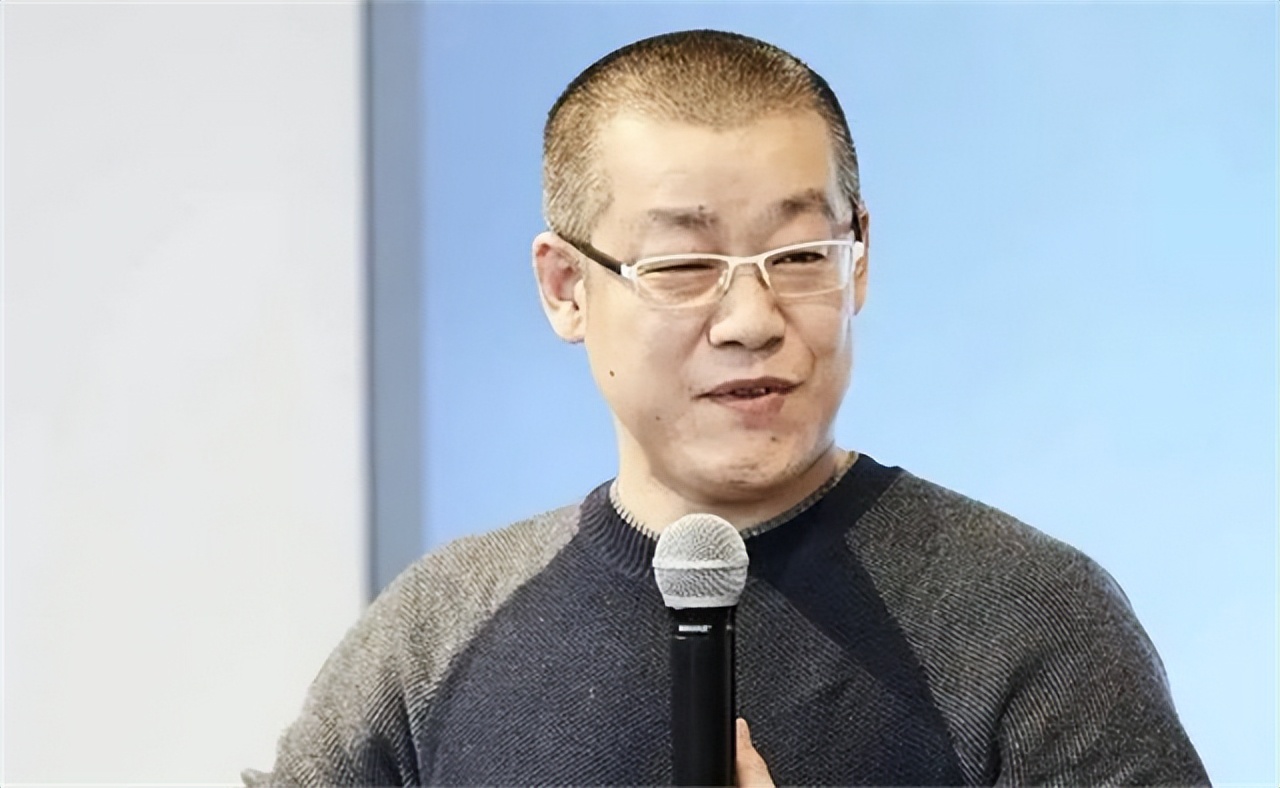 从教师到富豪，他靠10万枚比特币套现135亿后，却说比特币是骗局