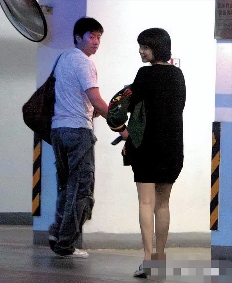 夏雨：与离异父母有隔阂，与高圆圆传绯闻，娶到袁泉三生有幸