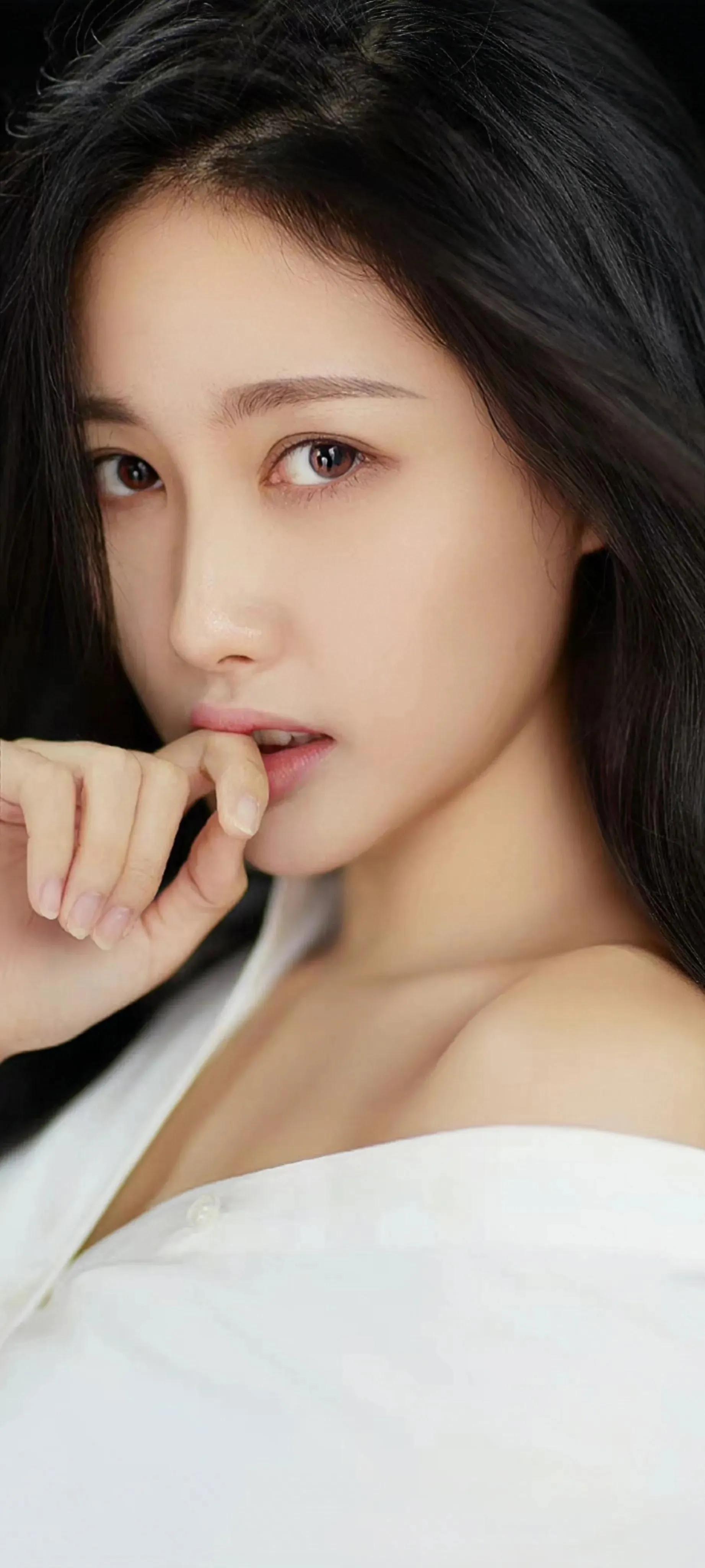 端庄美丽的张子璇