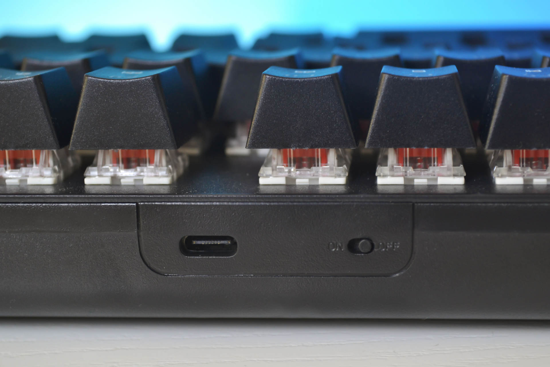 性价比满足妹子需求 雷柏V500PRO三模机械键盘