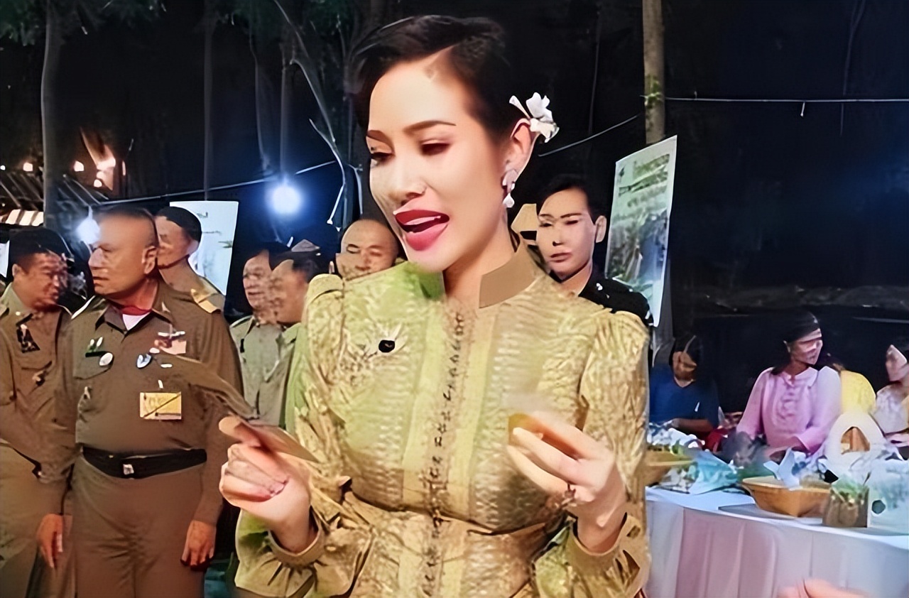 诗妮娜亲笔信曝光，跟44岁帕公主求救，泰版《甄嬛传》风云再起