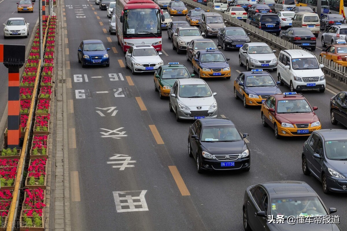 特写｜2022年补贴再降30%，买新能源汽车还划算吗？