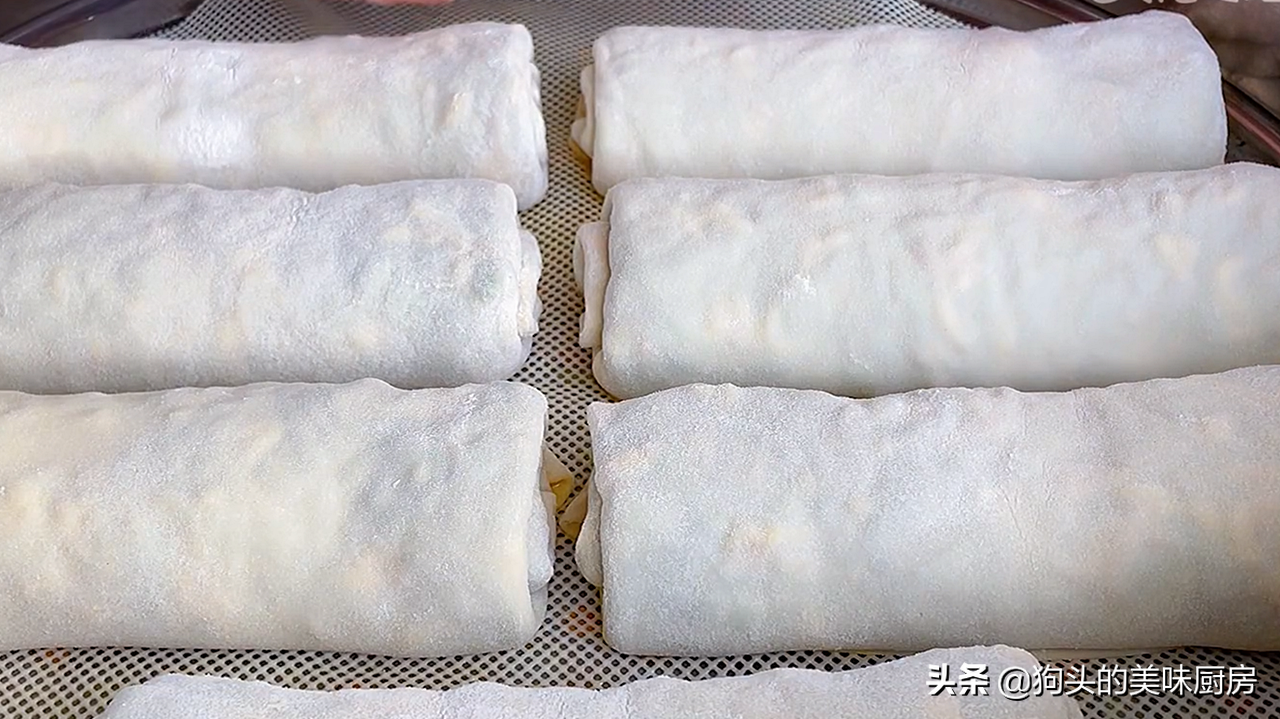 原来蔬菜加面粉这么香？卷一卷上锅一蒸，营养丰富味道鲜美，真香