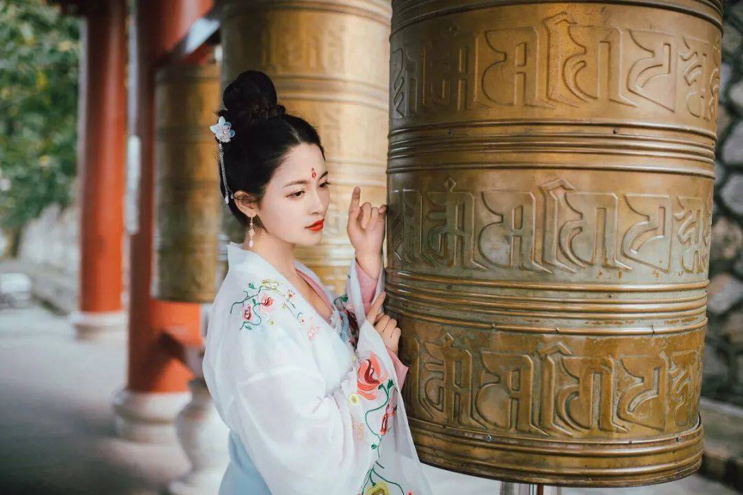 歌唱家刘观波单曲《秦女卷衣》全网上线，豪情万丈诠释忠君之情