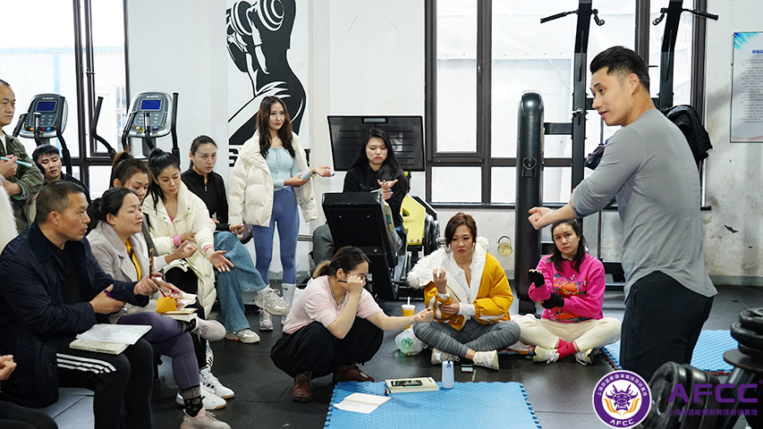 健身教练培训学院哪家好呢？