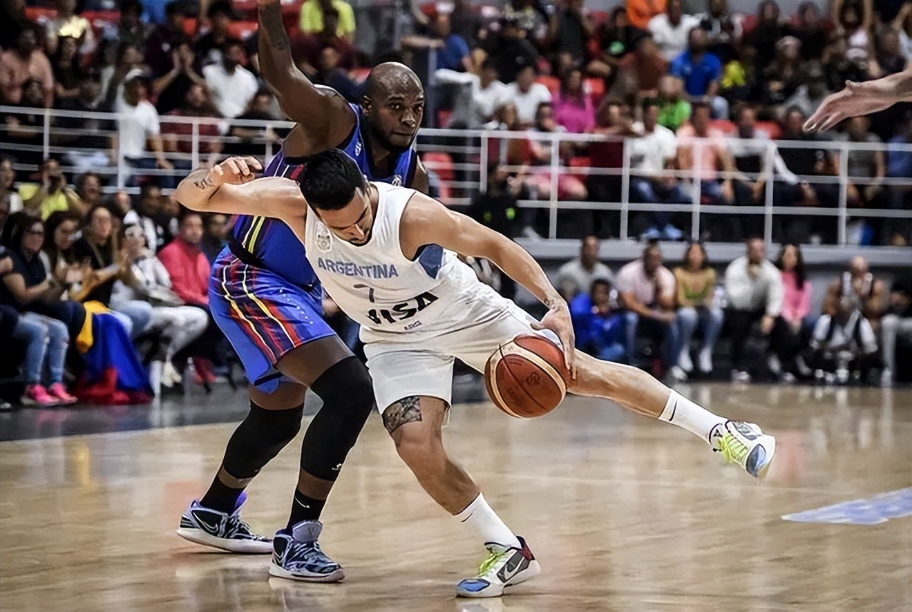 欧洲球员为什么打不出nba(世预赛末节狂砍19分！坎帕佐那么厉害，在NBA为啥没打出来？)