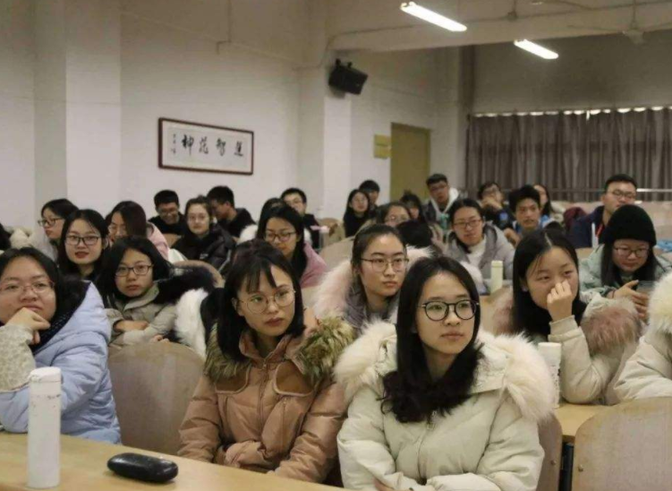 教育部拟定教师新规，学历和专业将受到限制，师范生们要知晓