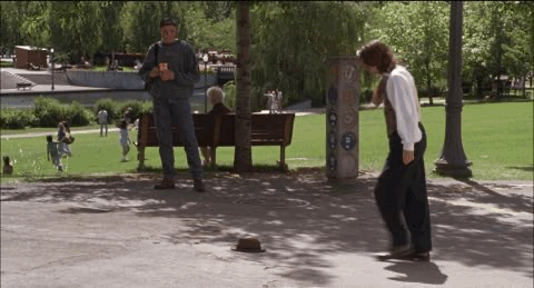 顶流巨星遭封杀？因家暴跌下神坛，还被质疑不会演戏，全靠服化道