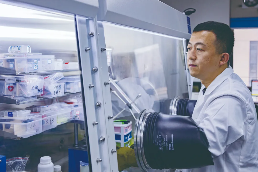 湖南大学物理与微电子科学学院（湖南大学科研团队实现水系钾离子电池超13万次稳定循环）