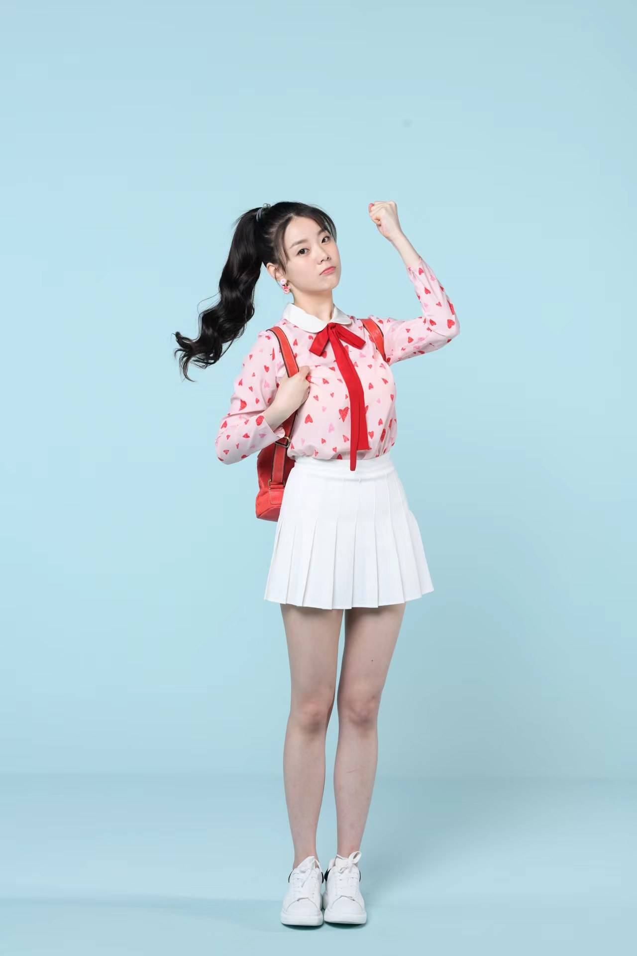 孙艺文《破事精英》爆笑开播，“职场小白兔”沙乐乐引关注