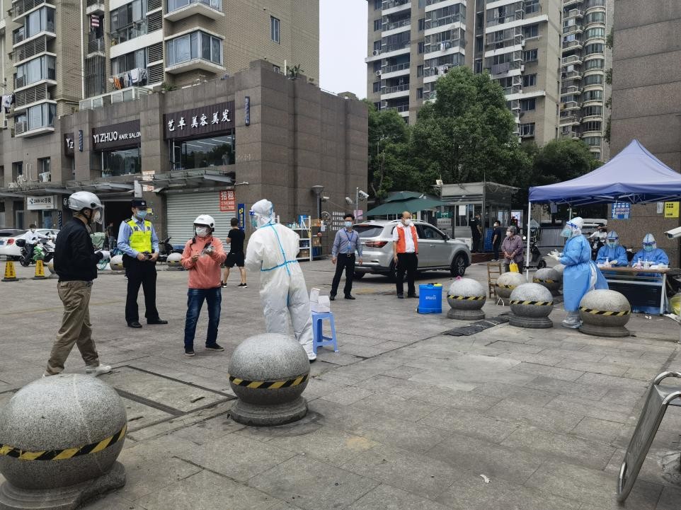 复产不松懈，小区管理井然有序
