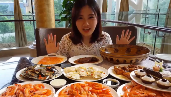 网红吃播密子君翻车了！被网友质疑接暗广，疑似触犯广告法