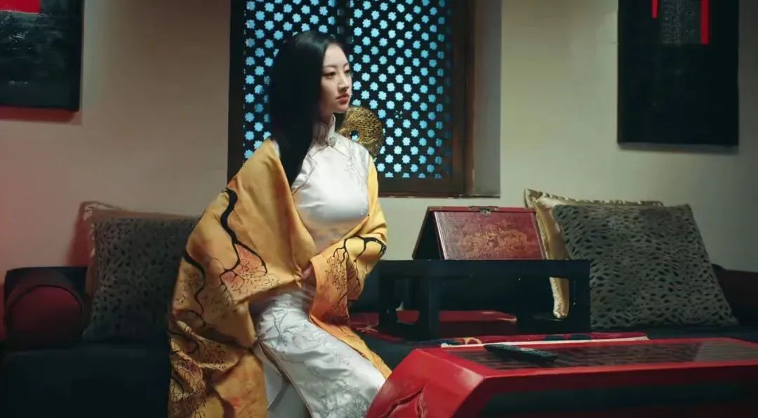 北景甜南奕欢：一个资源拿到手软，一个沉沦网大，今差距一目了然