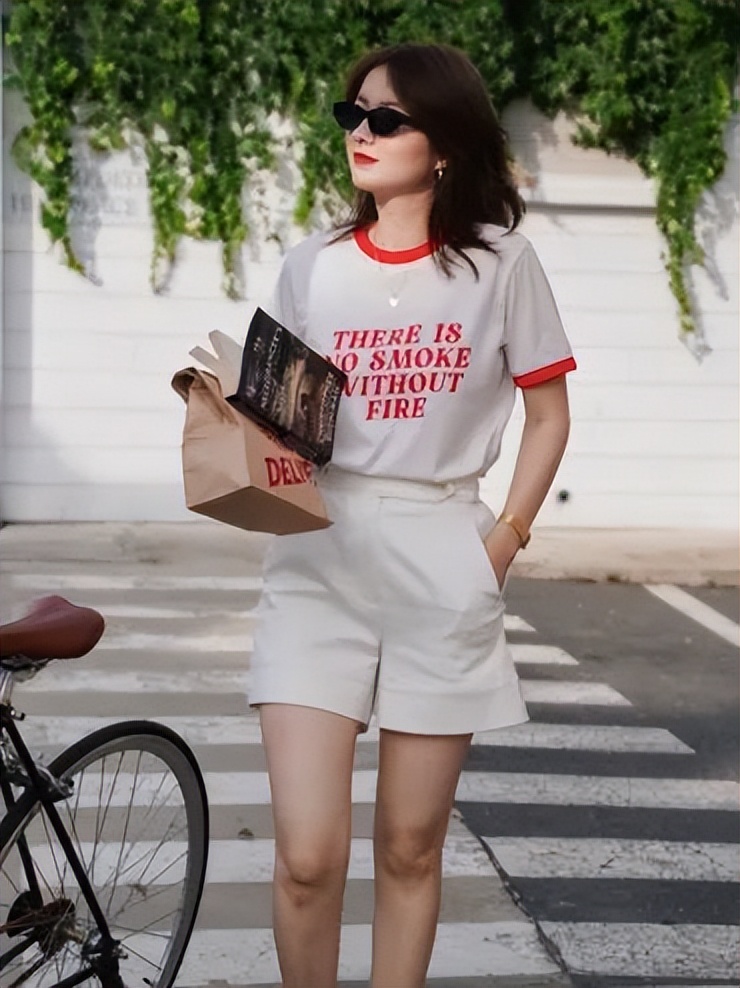 张子枫倪妮白百何这样穿T恤太好看了！|25款高颜值平价T恤get