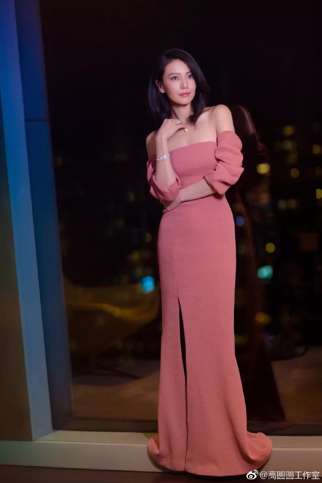 气质脱俗 美丽佳人高圆圆