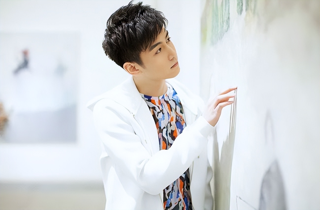 头纱吻成经典，事业巅峰结婚，遇到陈妍希是陈晓的缘还是劫？