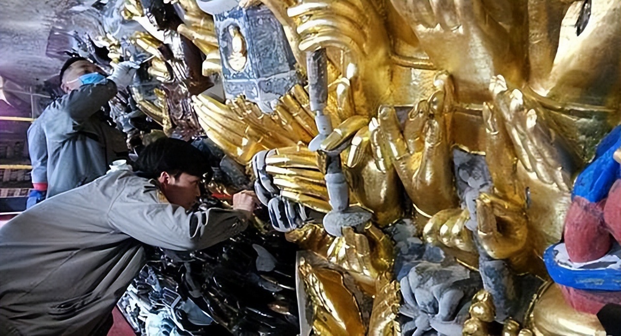14年重庆工人修复800年前观音像，发现暗格，打开一段封藏的历史