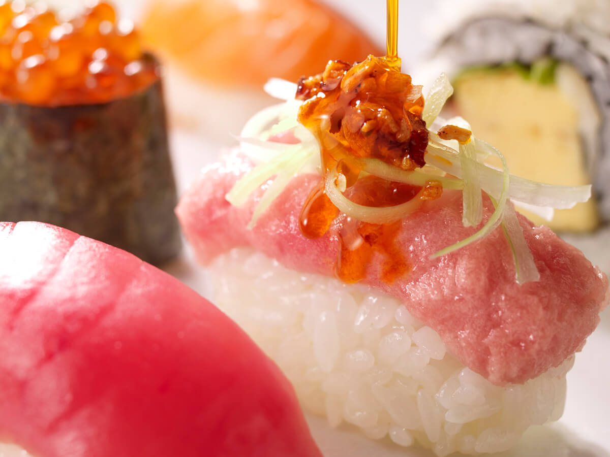 在正宗的回轉壽司店里用餐是種什么體驗？回轉壽司美食指南來了