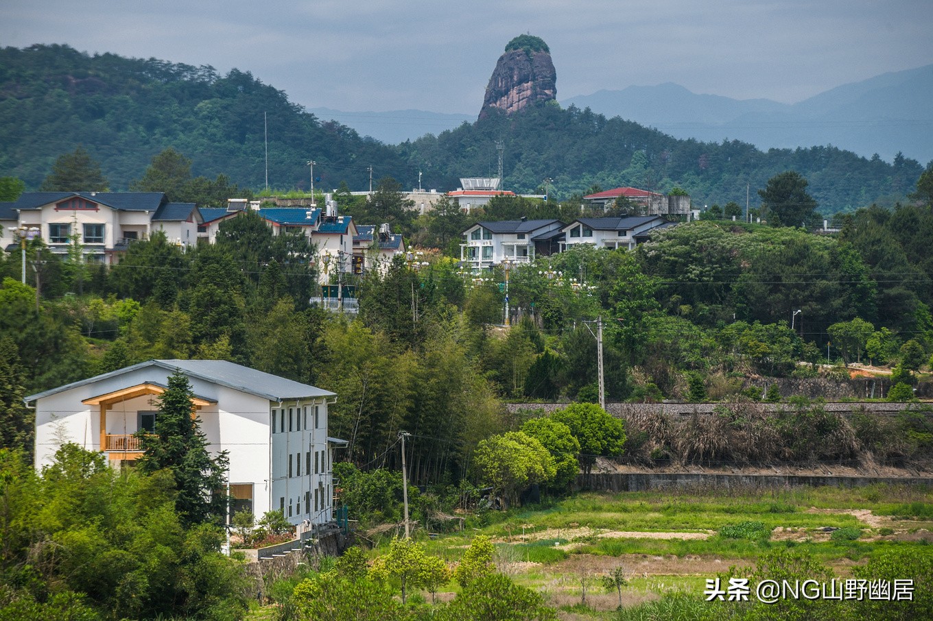 山水環抱的風水寶地風水中的山水環抱圖片