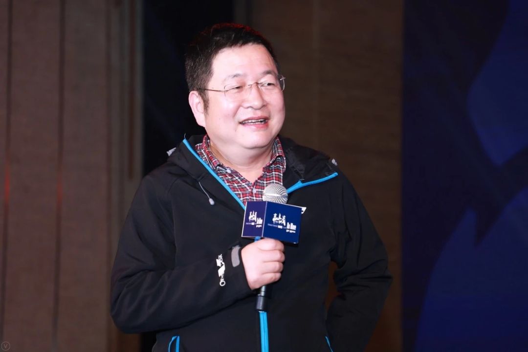 浙江又杀出一匹“芯片黑马”：4年赚了2500亿，豪捐3百亿建新大学