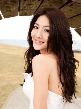 台湾知名女星吴亚馨