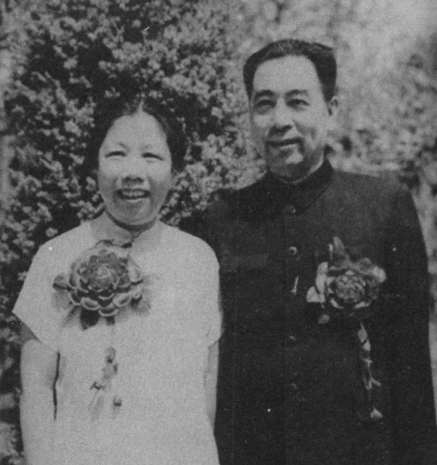 1937年，一女孩来到武汉八路军办事处哭诉：我要找我的爸爸周恩来