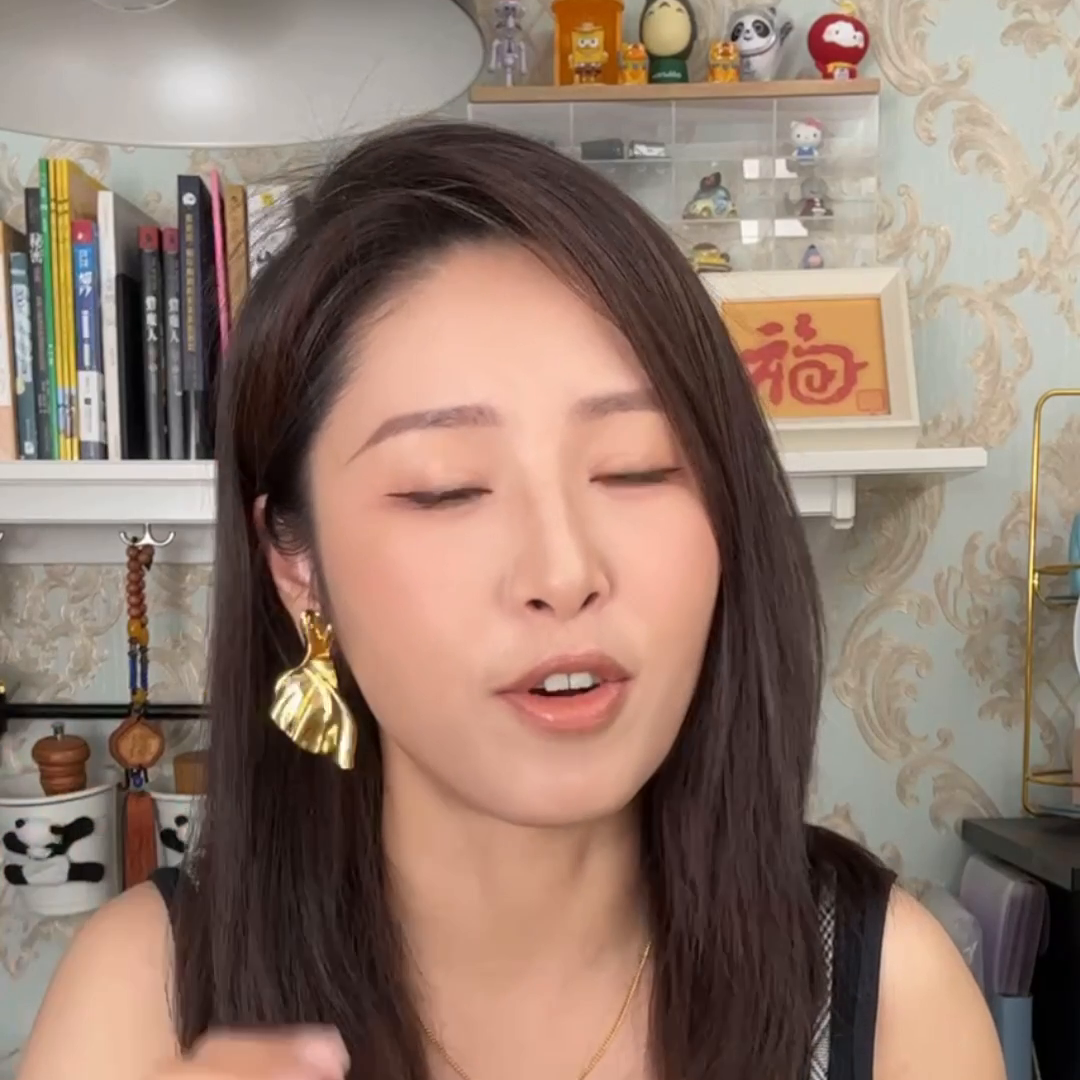 10款油皮定妆，分成有遮盖力，无遮盖力两大类,是否好用？是否铁皮跟没有什么关系