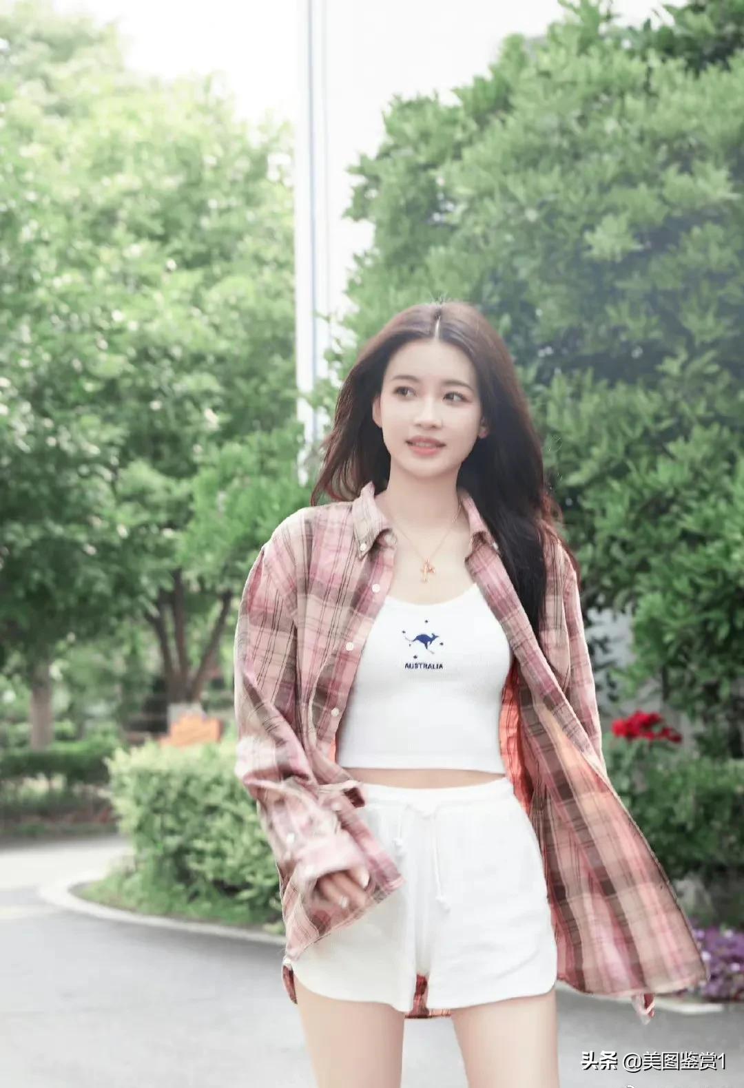 孙怡 有种甜美学姐的即视感！​​