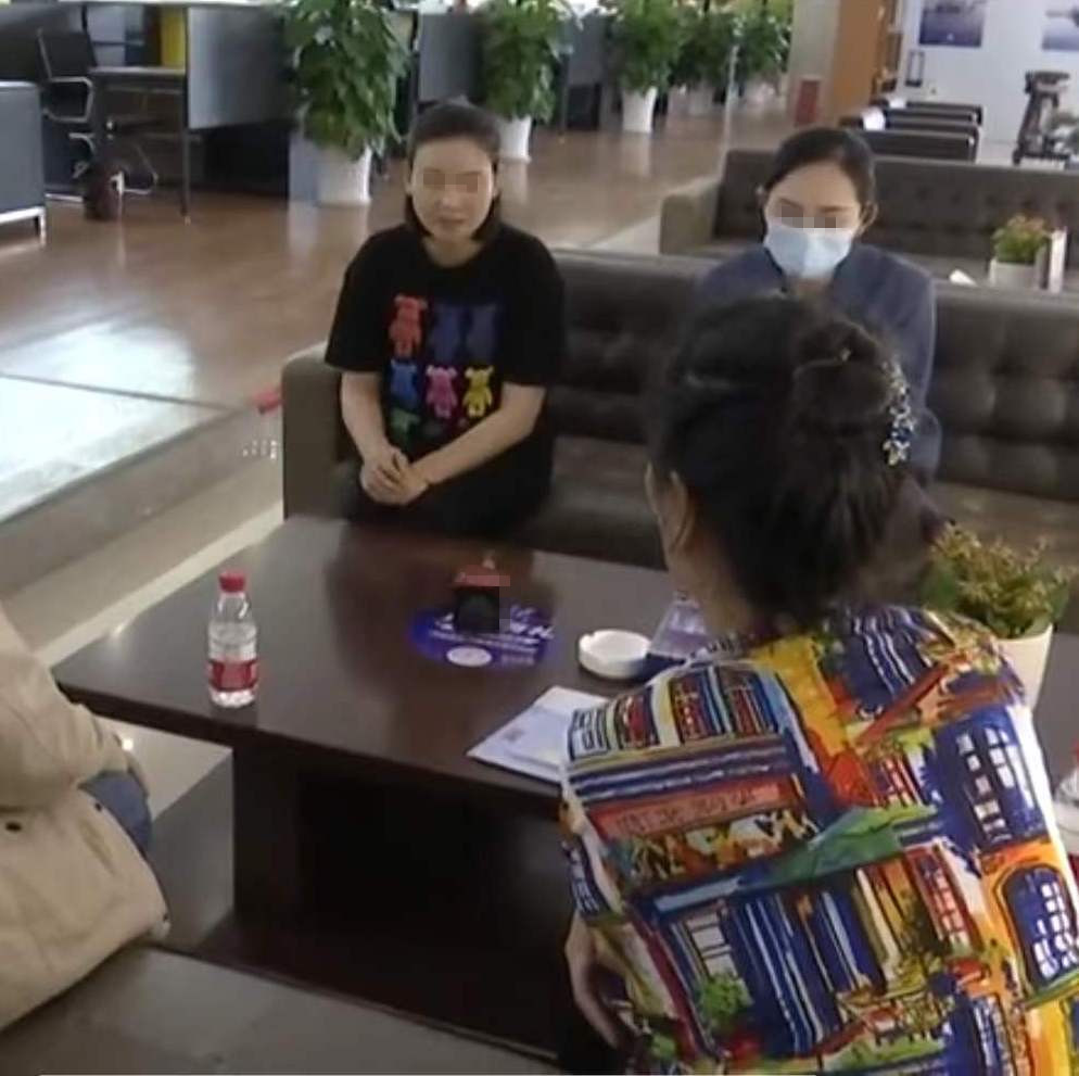 贵州贵阳，梁女士在贵州建某常某汽车有限公司贷了款买了一辆吉某汽车，按还款计划