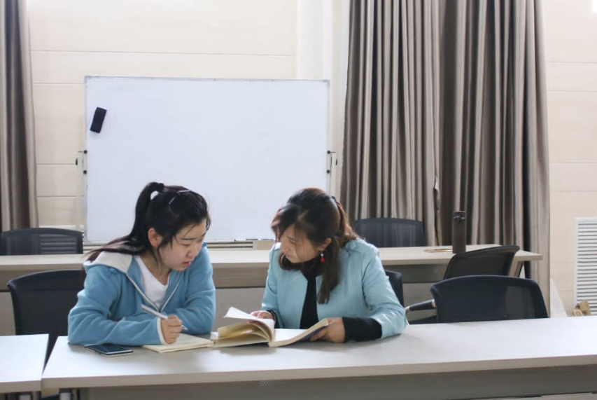 西北大学文学系吴克敬，因获文学奖受争议，一句话得罪所有女人