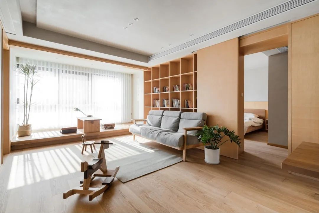 130m²原木和微水泥：这个显大又显通透的禅意之家，美到我了