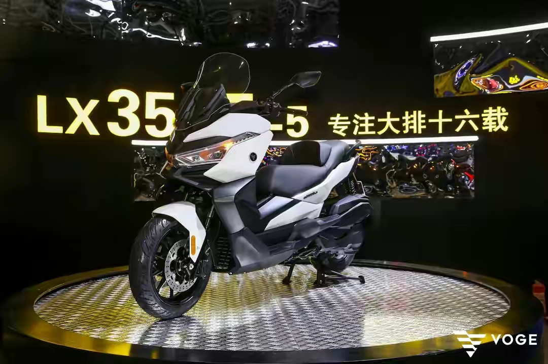 无极首款350大踏板正式命名，并进入路试阶段，最终售价会是3万？