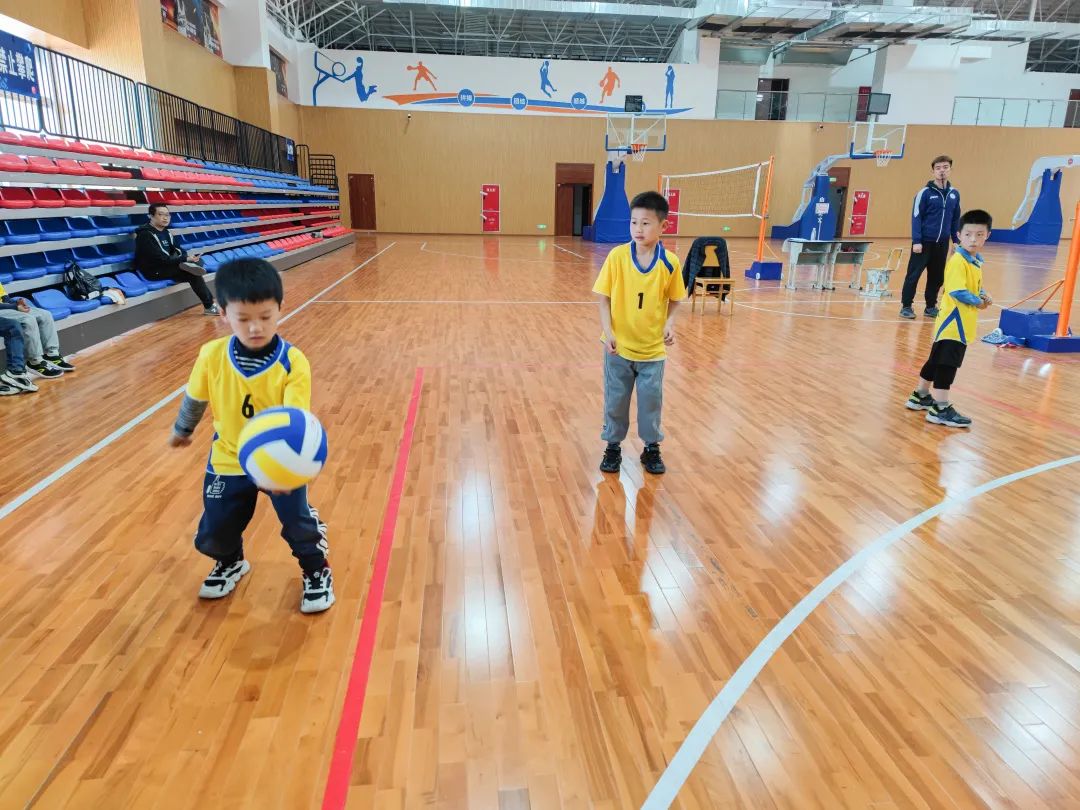 九江小学在“爱成都，迎大运”2022年区中小学排球联赛成绩优异