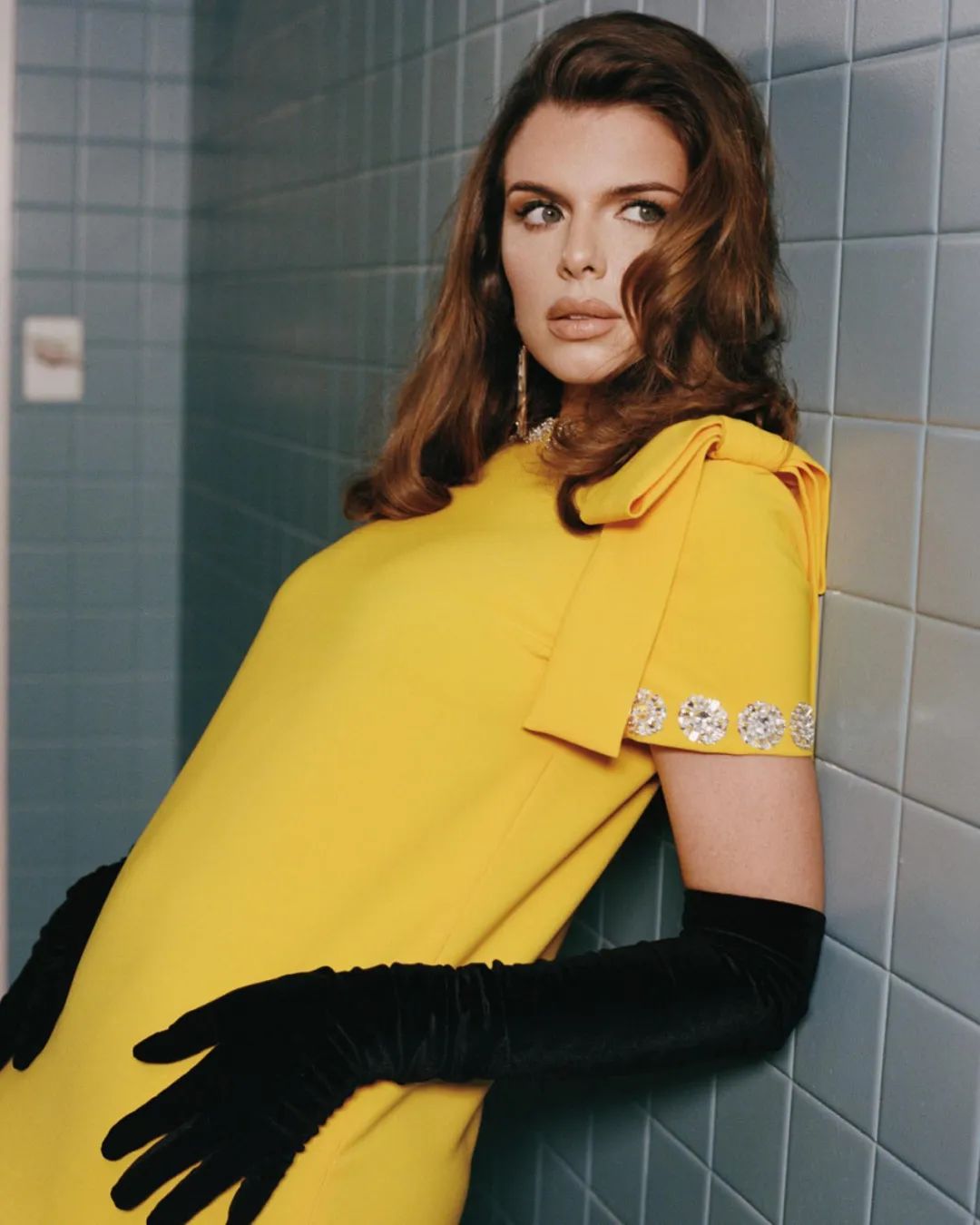 从寂寂无名之辈变身时尚巨星，恭喜娅娅