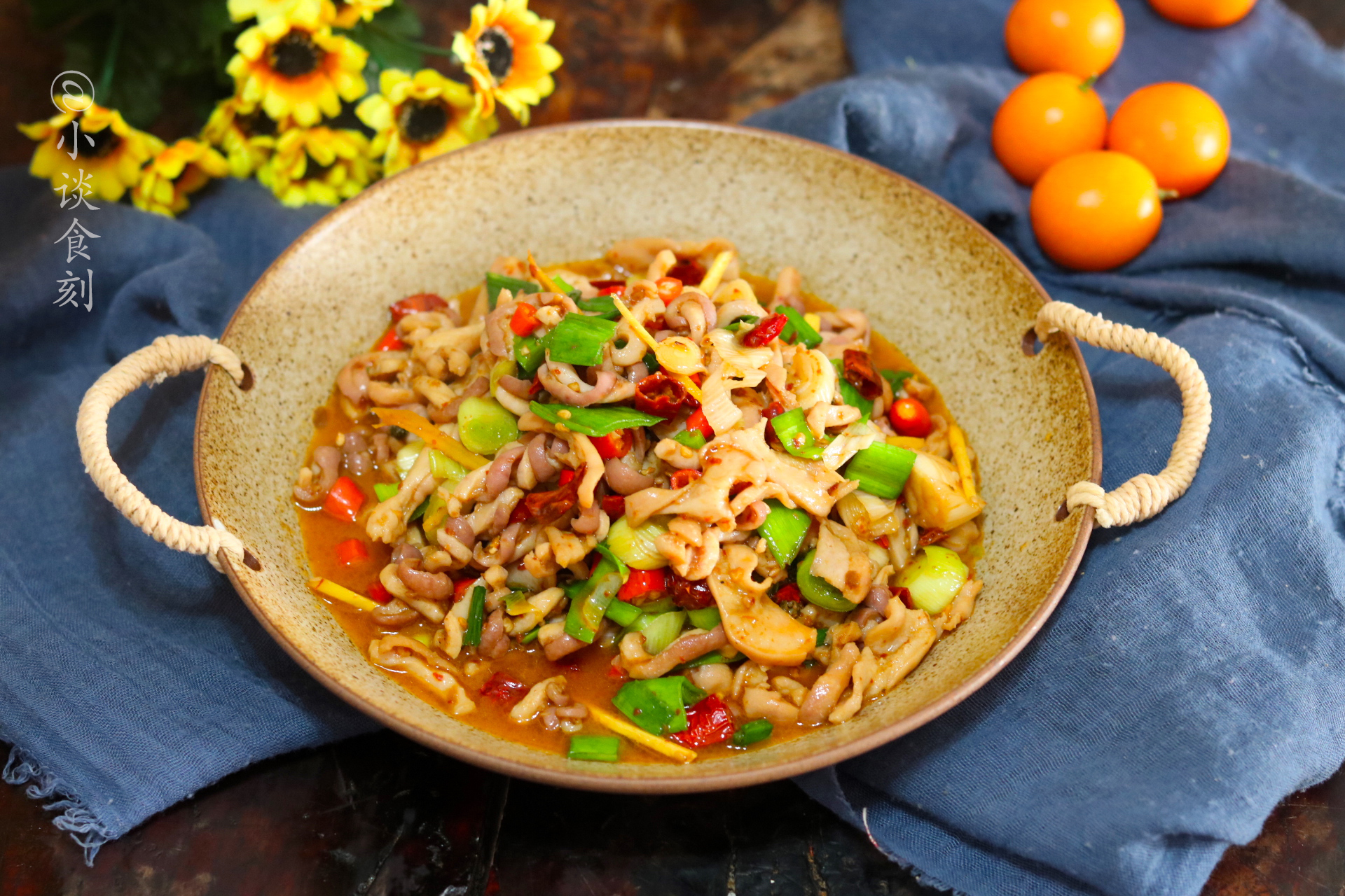 过年吃猪肚别卤了，牢记“1腌2炒3翻”，猪肚嫩滑爽脆，下饭香