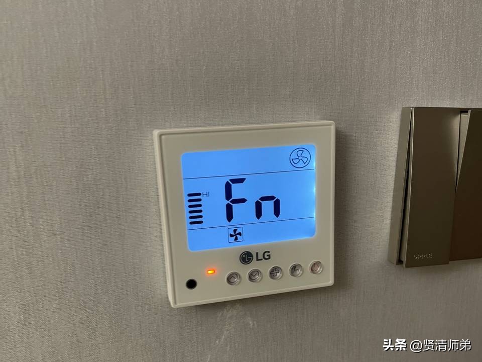 如果空调控制器显示英文字母ch和数字交替闪烁,是空调运行有故障了