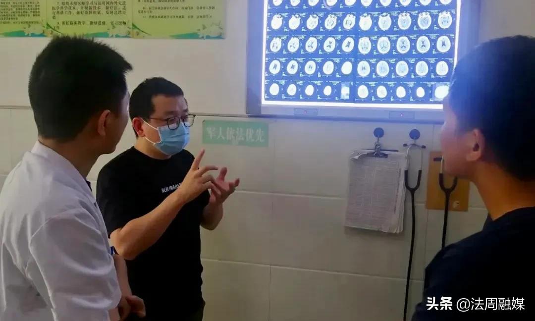 澧人医健康集团专家走进甘溪滩镇中心卫生院开展巡讲查房业务指导