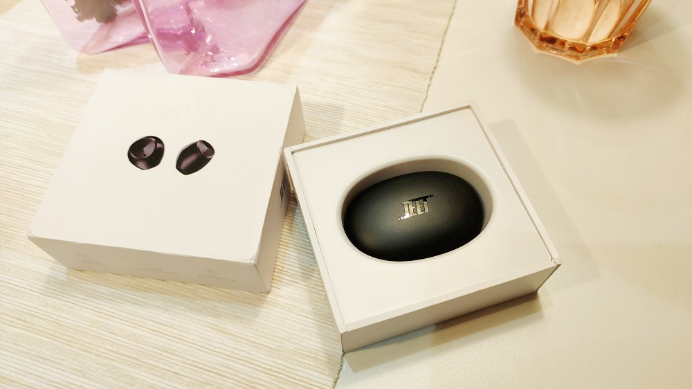 身材小巧 音质出众：JEET Air2真无线蓝牙耳机体验