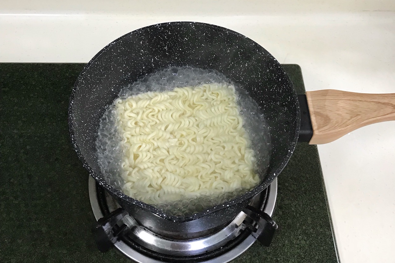 牛奶搭配火鸡面会碰撞出怎样的火花呢？口感浓郁，简单好吃