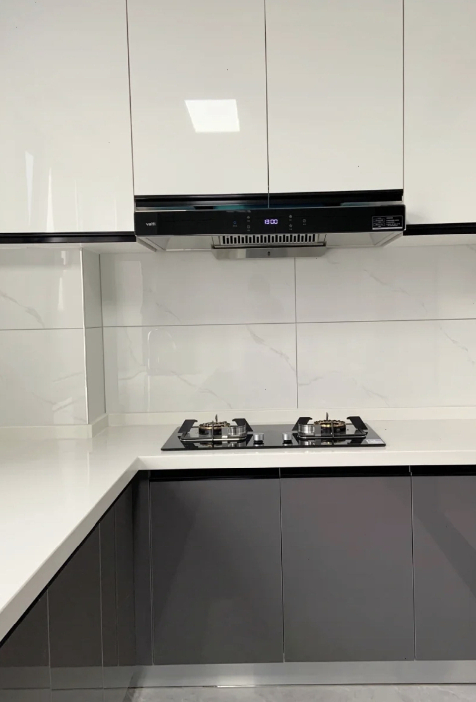 2,厨房大砖上墙